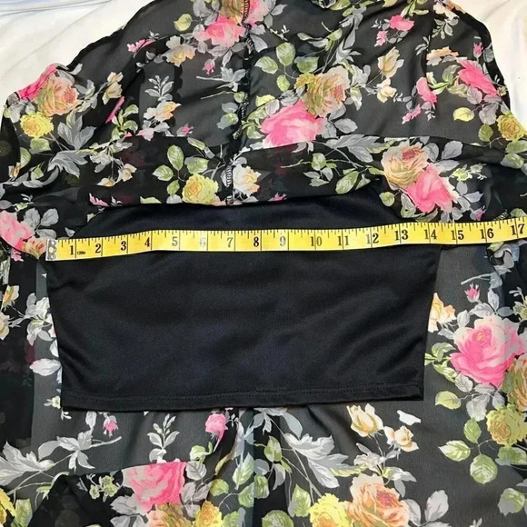 Lust N Must Flowy Top OS - Picture 7 of 10